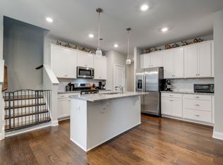 907 Nance Ln, Lebanon, TN 37087