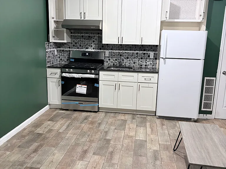 371 Sharon Ave #1 — Photo 6