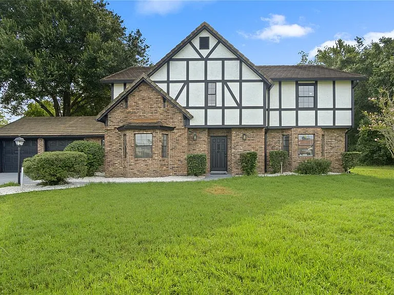 2540 Albany Dr — Photo 1