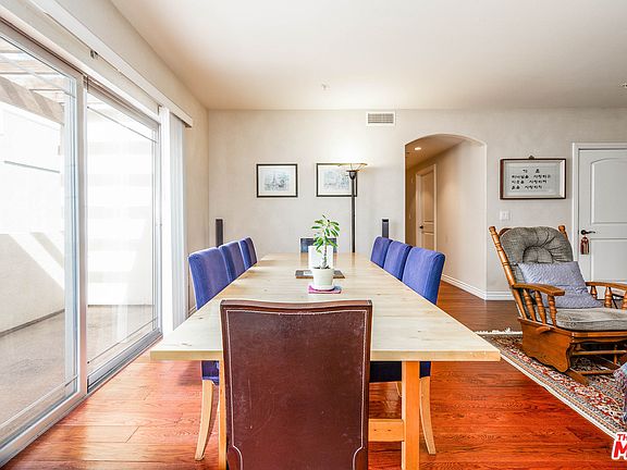 2nd image of 4822 Elmwood Ave APT 405