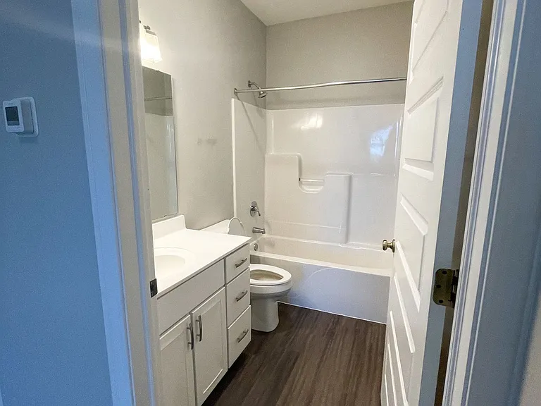 512 E Minnesota St — Photo 3