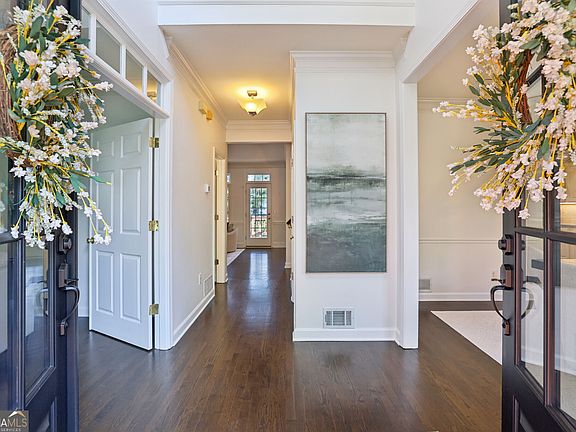 3rd image of 605 Williston Way