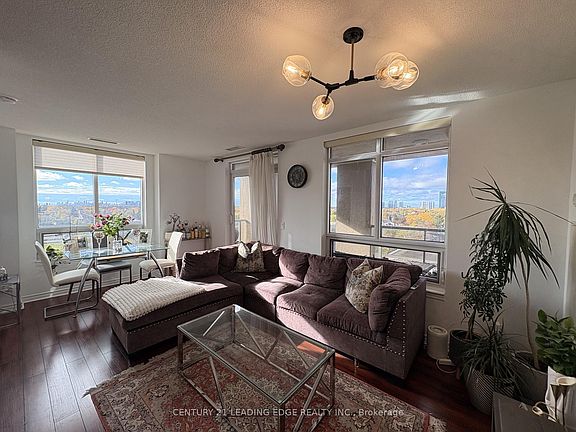 2nd image of 18 Kenaston Gdns #712