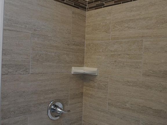 4th image of 332 E Essex Ave Floor 1