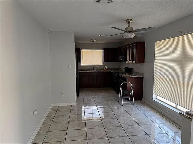 2 bed, 1.0 bath, 777 sqft, $1,400 — Photo 4