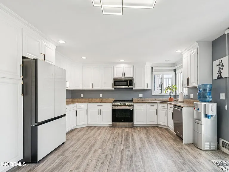 385 Aldo Dr — Photo 29