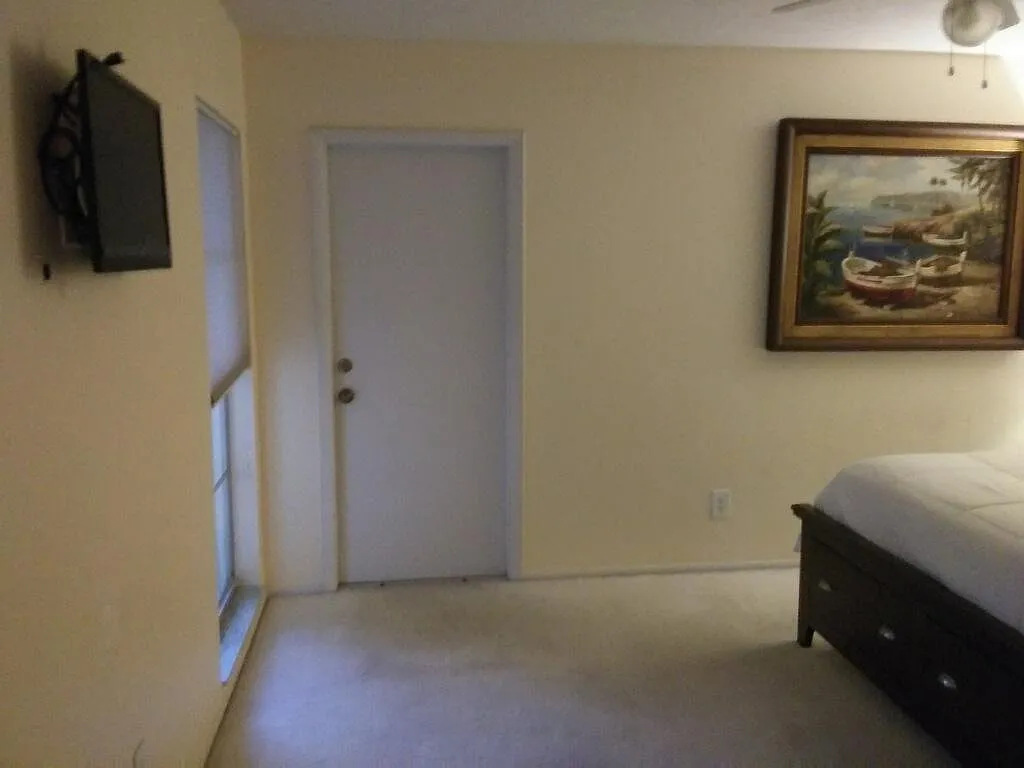 4727 Lakewood Boulevard — Photo 3
