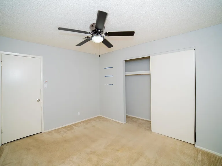 4350 W 17th Ln — Photo 8