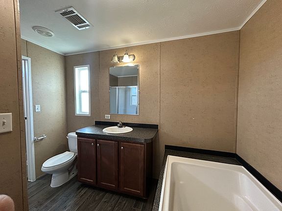 5th image of 4906 Julie Dr #107