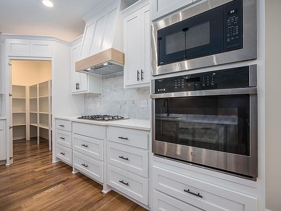 4th image of 624 Shady Bend Dr