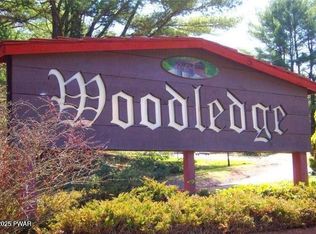 9 Tamarack Dr, Hawley, PA 18428