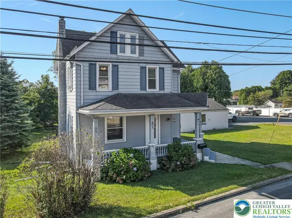 1200 Blue Valley Dr, Pen Argyl, PA 18072