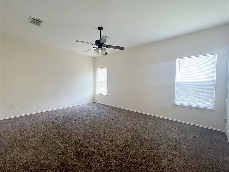 18208 Maxa Dr — Photo 12