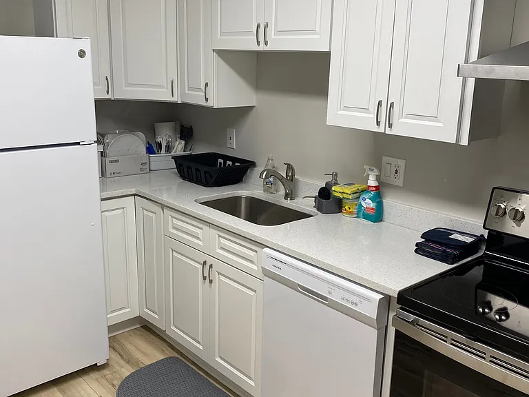 8380 Greensboro Dr #1005 — Photo 20