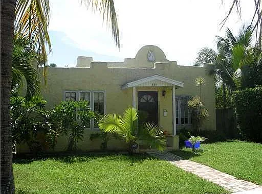 3 bed, 1.0 bath, 1088 sqft, $3,100 — Photo 1