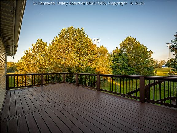 3rd image of 106 Woodline Dr
