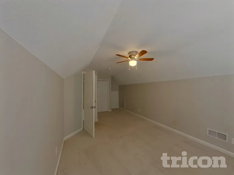 207 Lockleven Dr — Photo 14