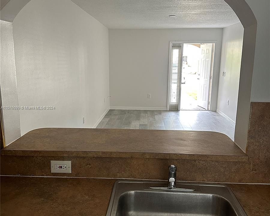1st image of 2911 SE 13th Ave #10449