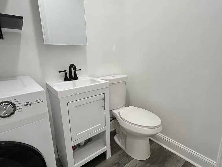 Locust St 6101 — Photo 12