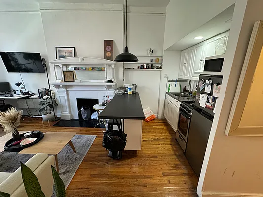 Rented by Joe Gotham LTD | media 4