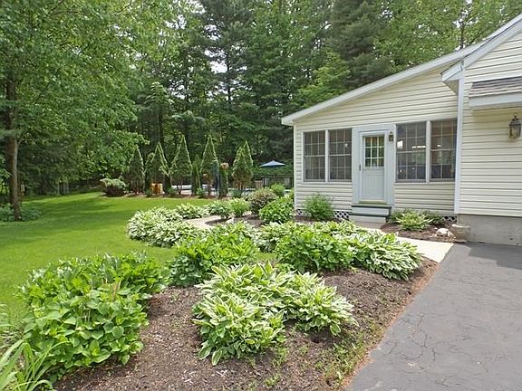 3rd image of 22 Heather Dr