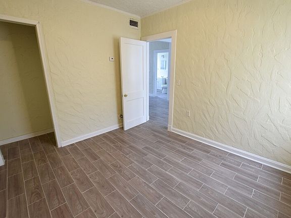4th image of 410 E 14th St APT 205