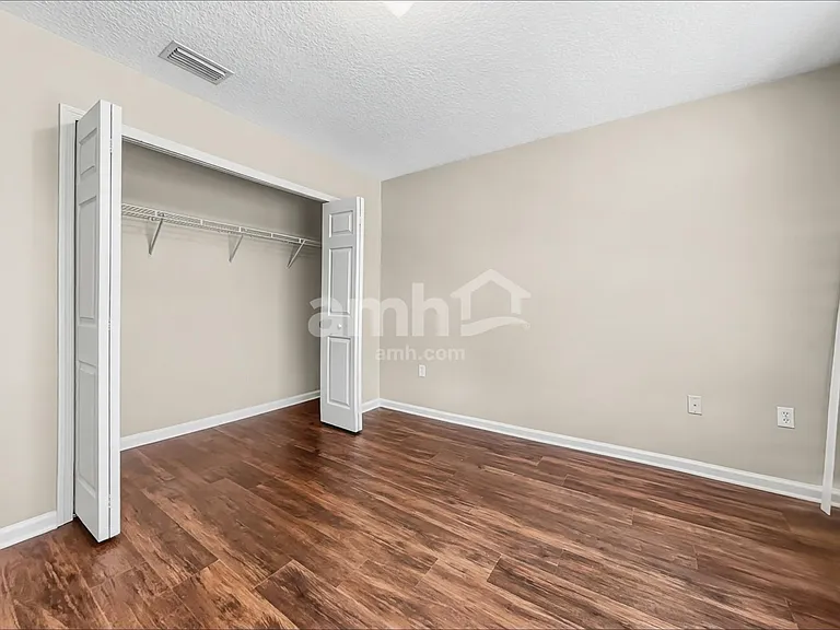9243 Prosperity Lake Dr — Photo 18