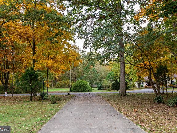 5th image of 7645 Hidden Meadow Ln