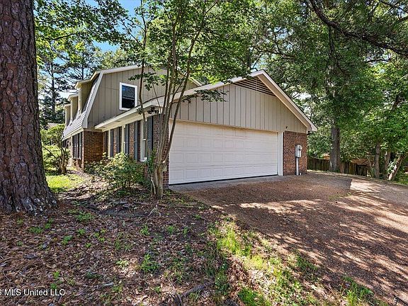 3rd image of 100 Winding Hills Dr