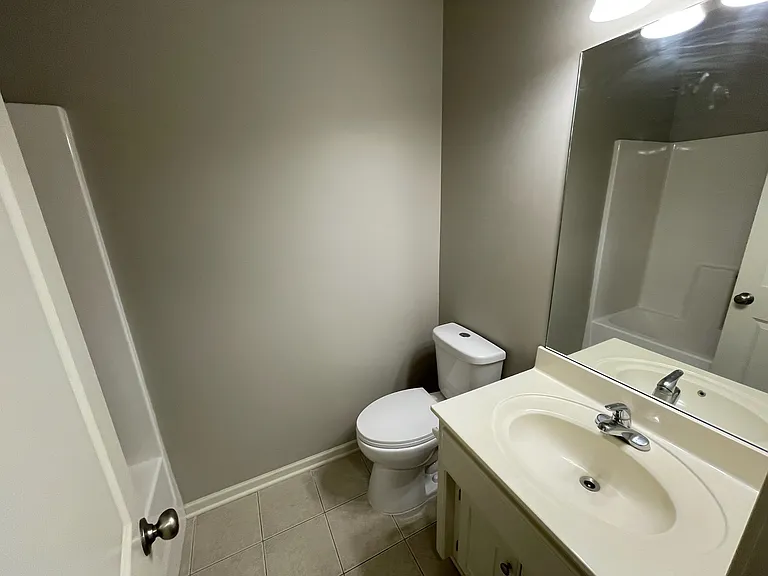 12213 Bennington Ave — Photo 19