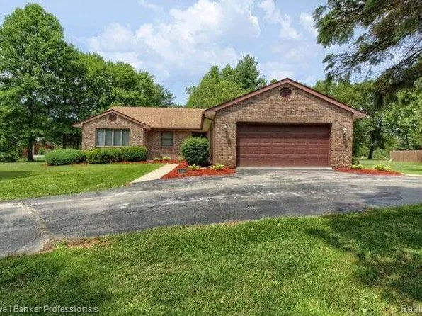 47838 Hull Rd, Van Buren Township, MI 48111