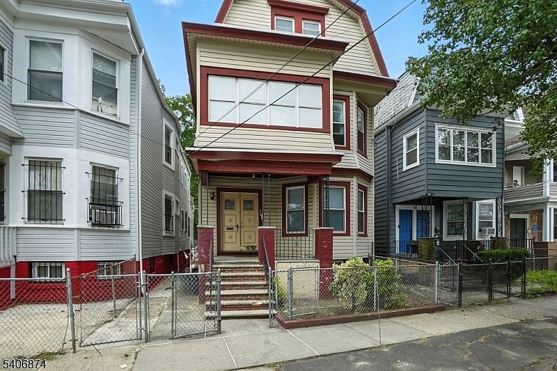 1st image of 97 Hopkins Pl