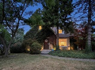 20695 Huntington Ave, Harper Woods, MI 48225