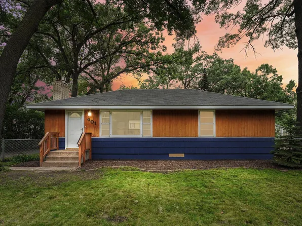 401 Maple St NE, Spring Lake Park, MN 55432