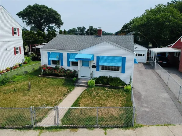 63 Maplecrest Dr, Pawtucket, RI 02861