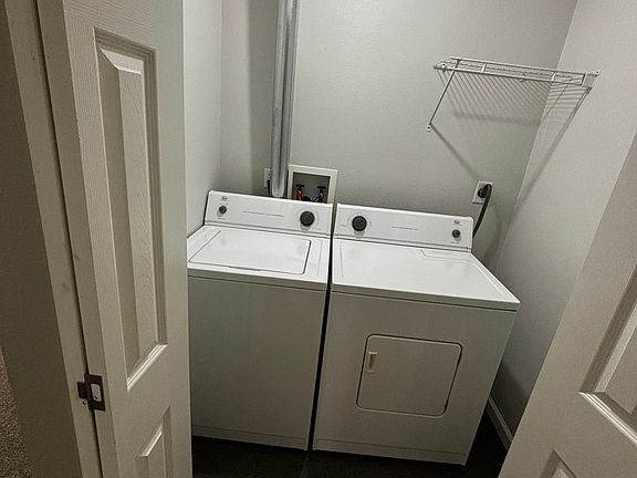 5th image of 403 W Ash St Unit B
