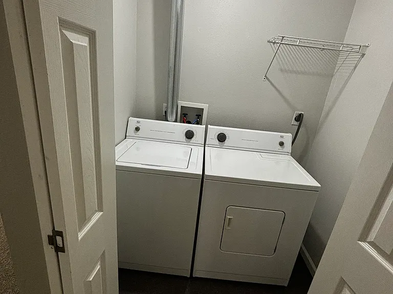403 W Ash St #B — Photo 5