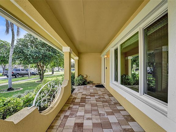 4th image of 11720 SW 59th Ct