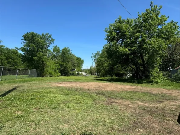 1043 E Zion St, Tulsa, OK 74106