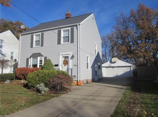 1251 Gordon Rd, Lyndhurst, OH 44124