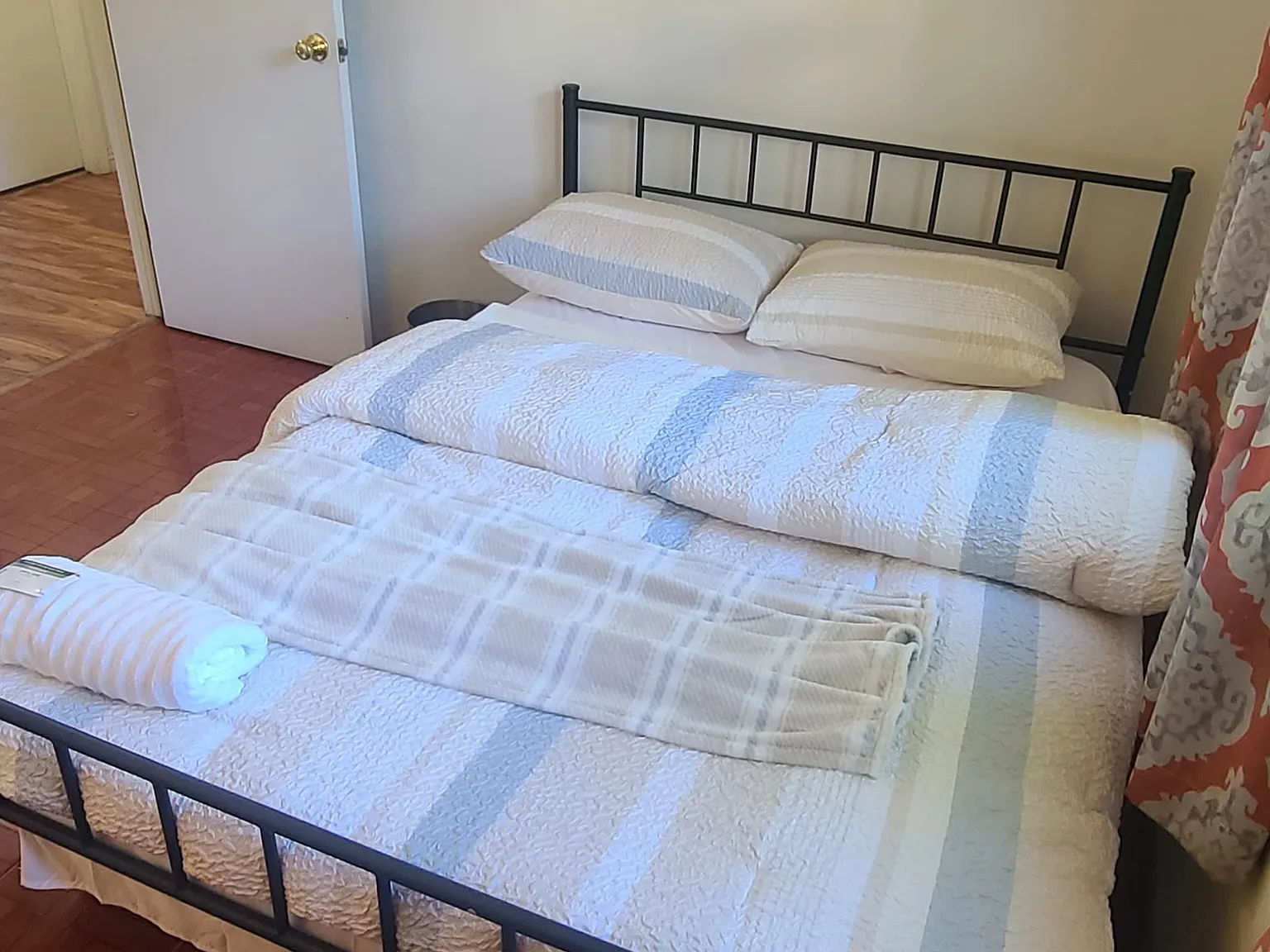 5 bed, $800 — Photo 2