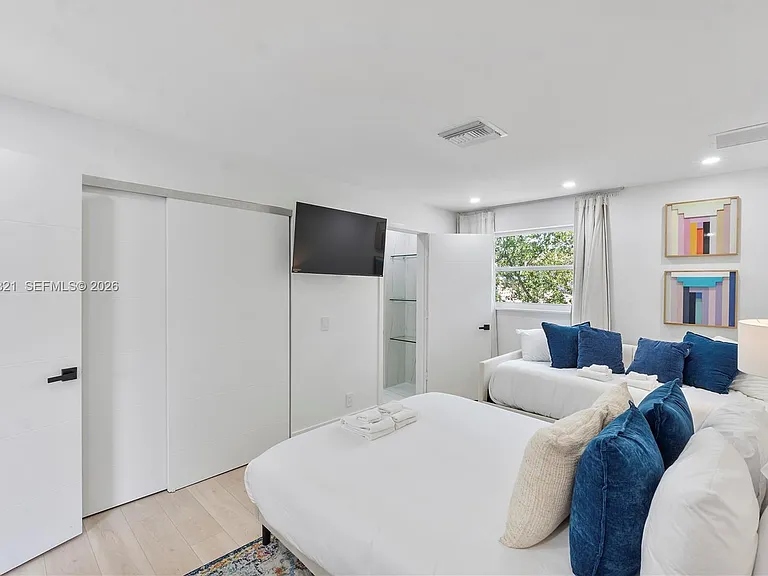 3261 Seaward Dr — Photo 30