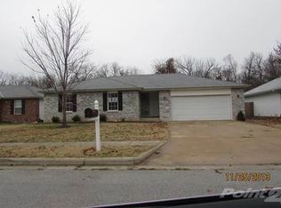 1031 W Meadowmere St, Springfield, MO 65807