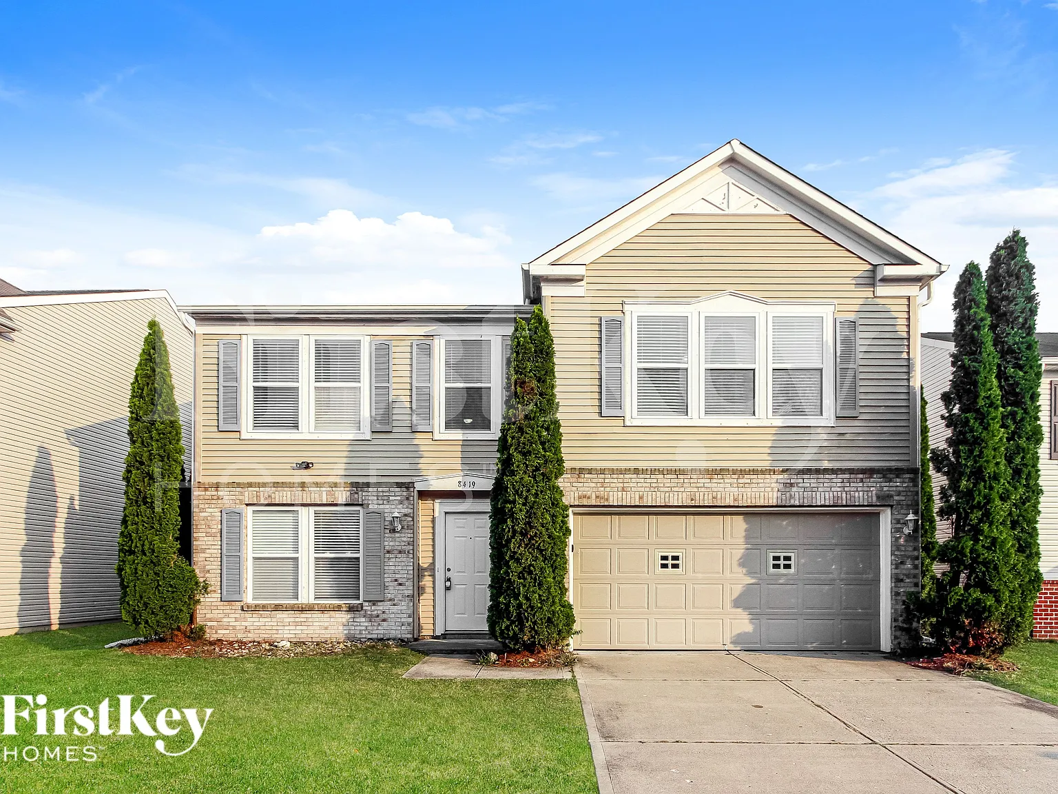 4 bed, 2.5 bath, 2598 sqft, $1,915 — Photo 1