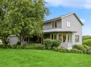 3073 Running Deer Rd NE, Iowa City, IA 52240