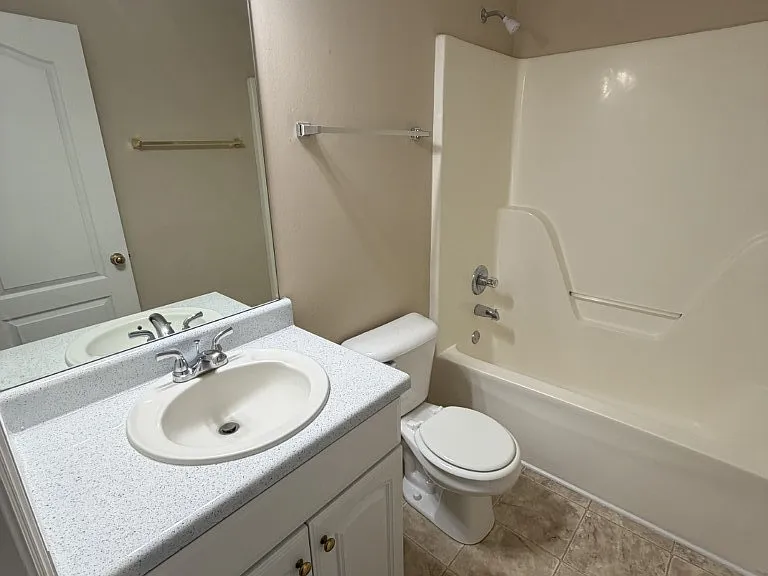419 Conhocken Ct — Photo 35