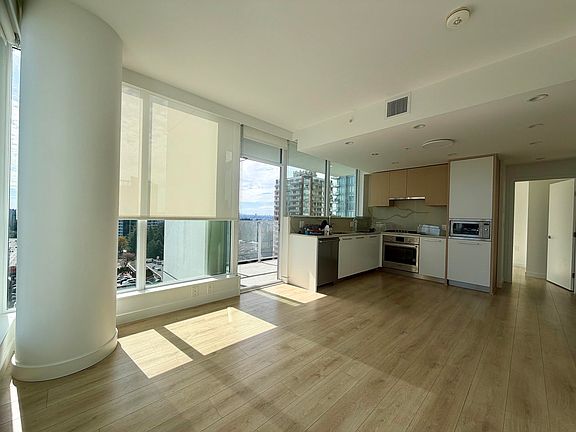 3rd image of 567 Clarke Rd #810