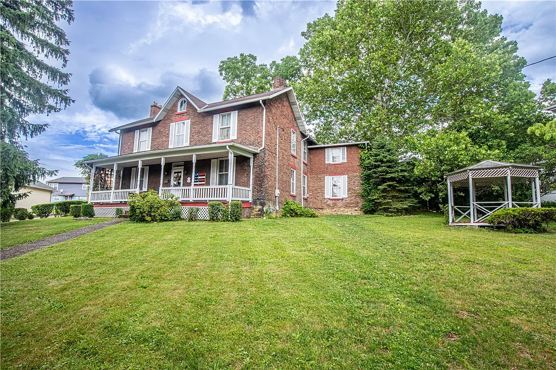 109 Lincoln St photo 1