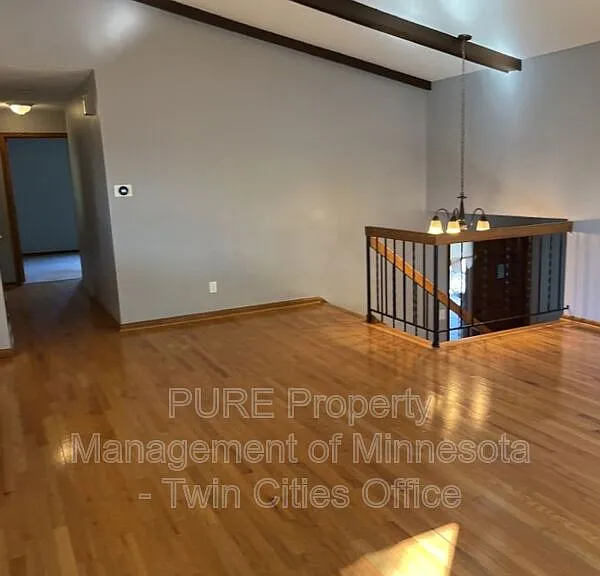 10025 Beard Ave S — Photo 3