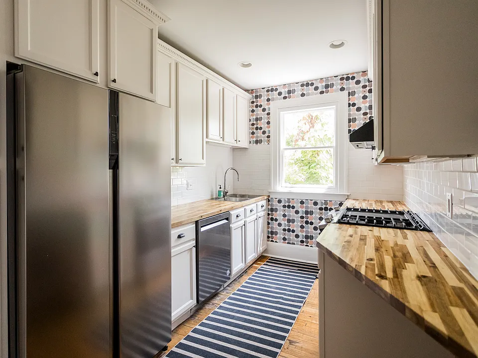 364 W Grand Blvd